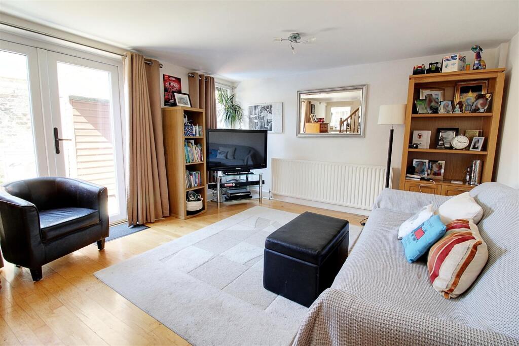 House in Dacorum, Ashlyns Estate, Berkhamsted - View 2