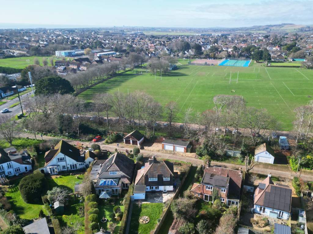 Parkside, Shoreham-By-Sea, BN43 photo 3