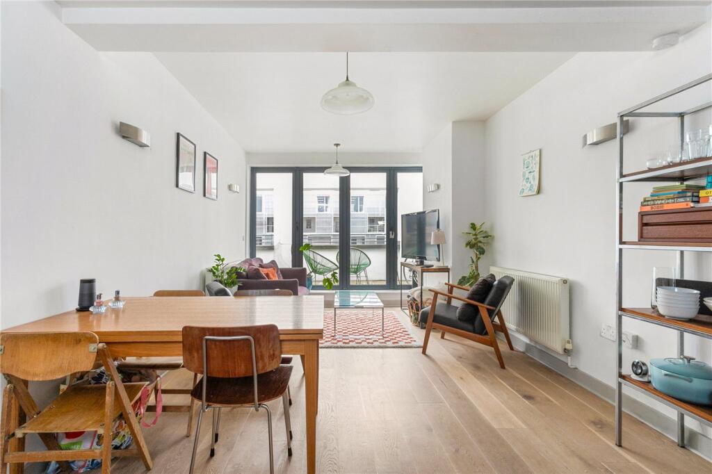 Main image of property: Gillett Place, London, N16