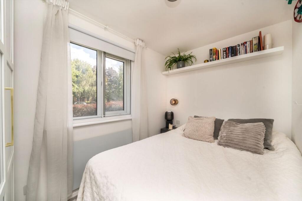 Apartment in London, Burnt Ash Green, Catford South - View 2