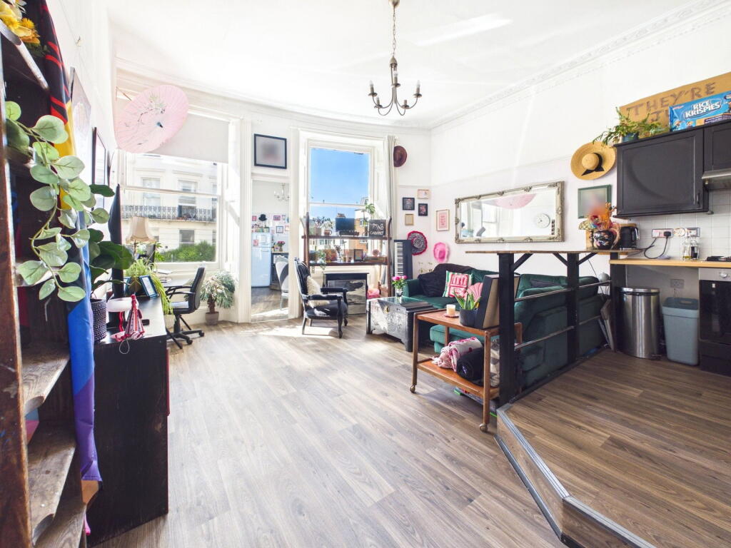 Main image of property: 118, Lansdowne Place, Hove, BN3 1FJ