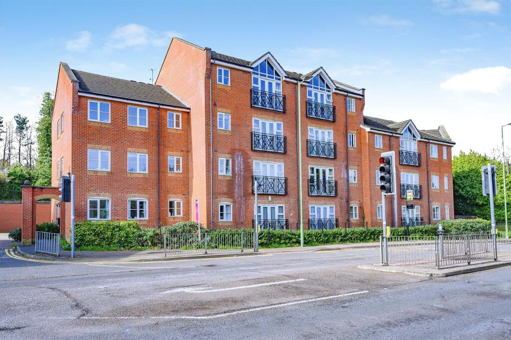 Main image of property: London Road, Hemel Hempstead