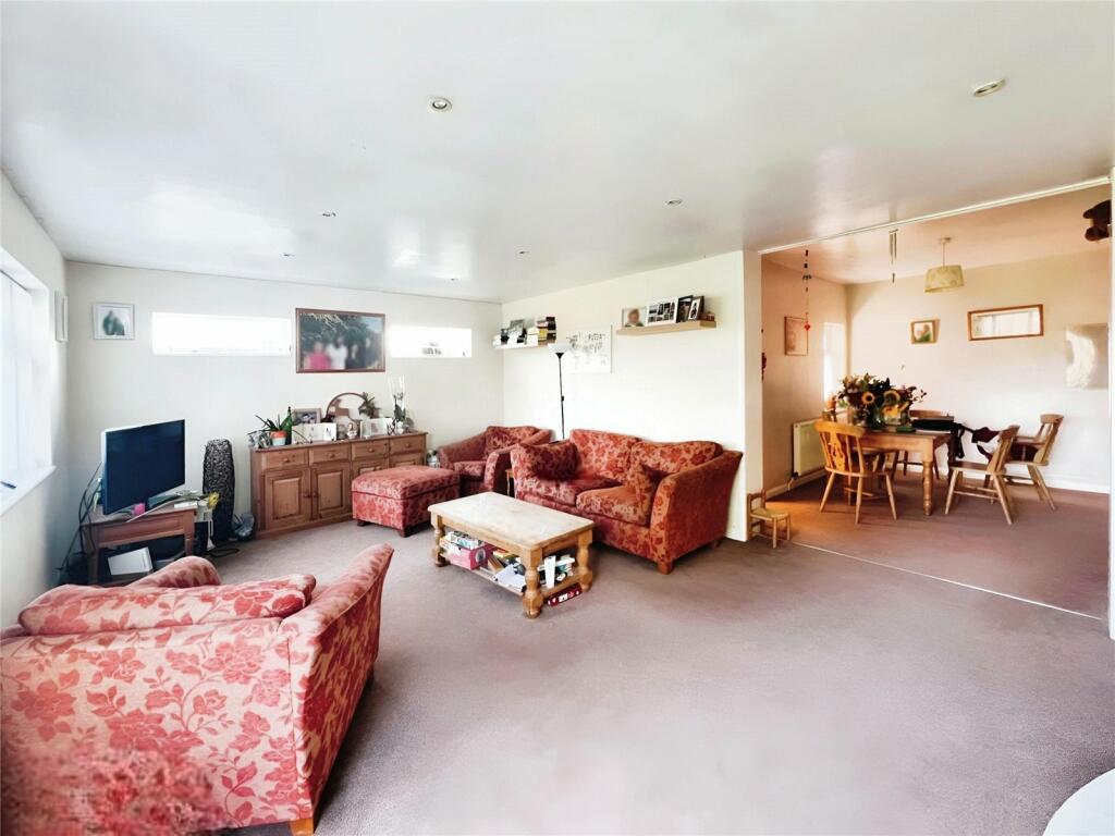 Park Drive, Hastings, East Sussex, TN34 photo 2