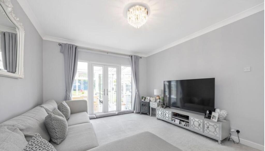 House in London - View 5