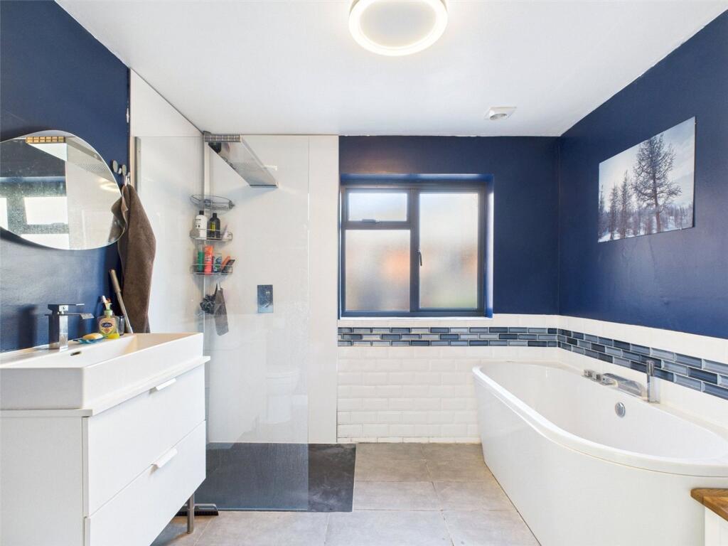 Coopers Lane, Bramley, RG26 - More
