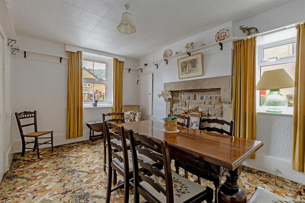 House in Derbyshire Dales, Eyam - More