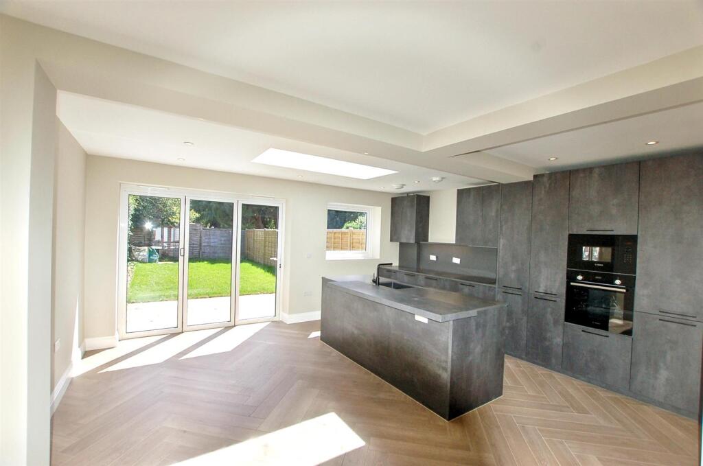 House in Tonbridge - View 4