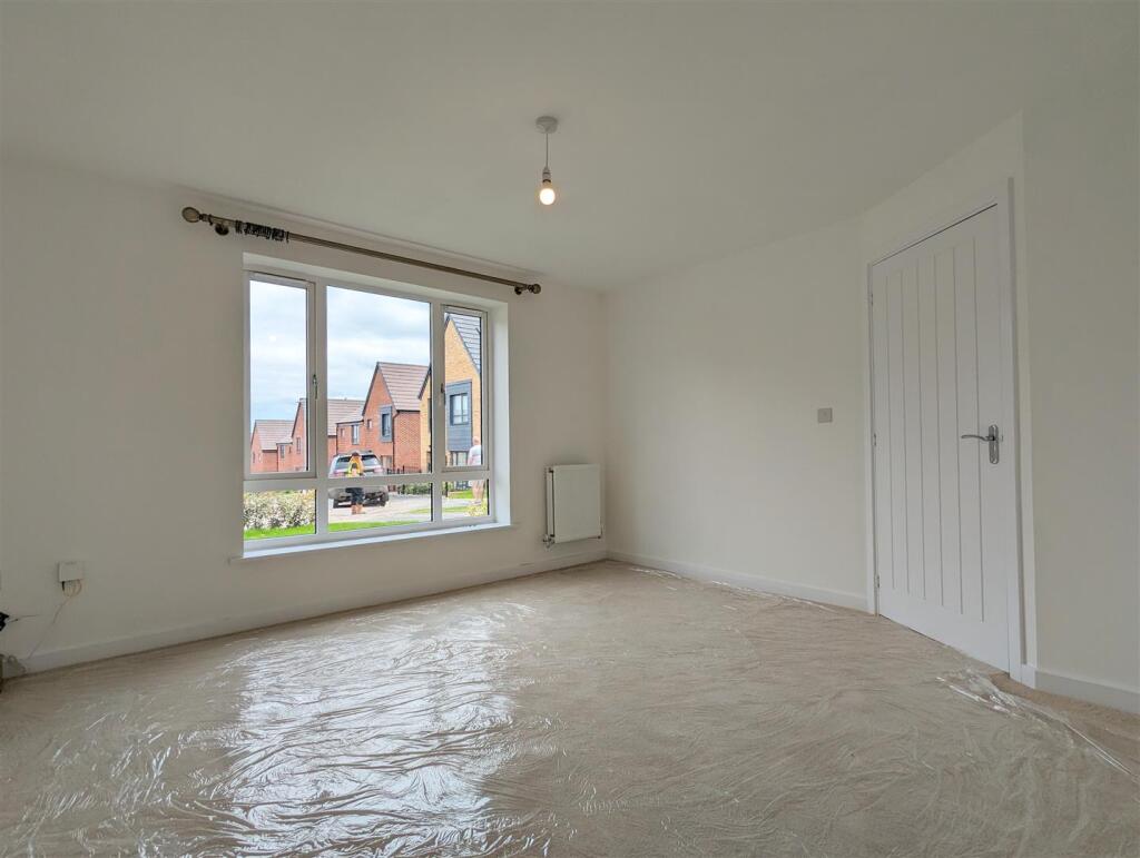 House in Worcester - View 5