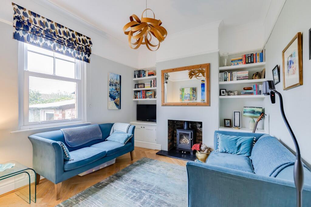 20, Elm Grove Road, Dinas Powys, The Vale Of Glamorgan. CF64 4AA photo 2