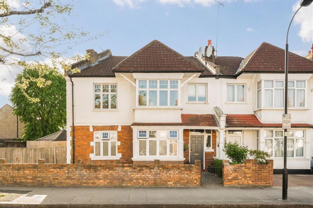 Main image of property: Wormholt Road, Shepherds Bush