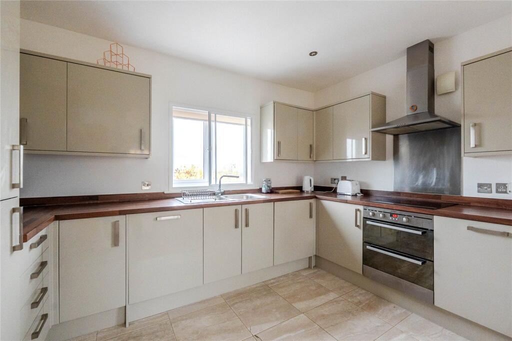 Main image of property: Bunkers Crescent, Bletchley, Milton Keynes, MK3