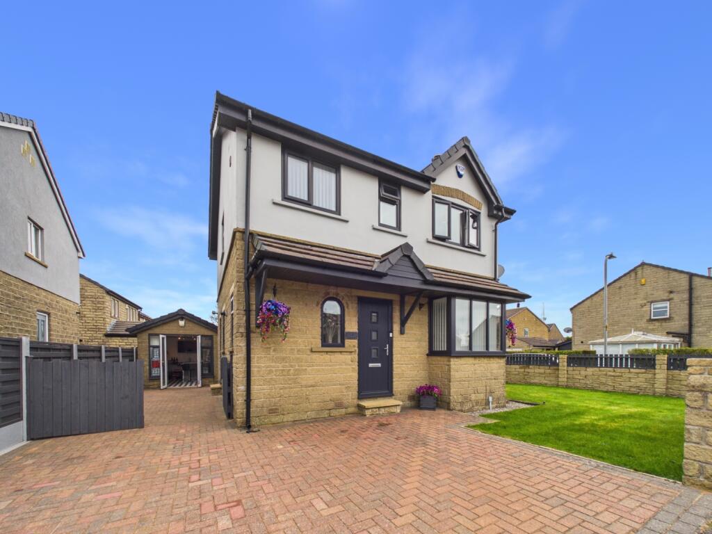 Main image of property: Micklemoss Drive, Queensbury, Bradford, West Yorkshire, BD13