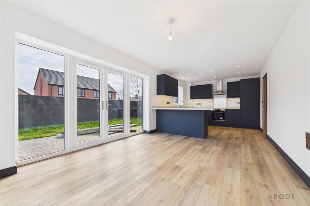 Huntersfield, Shavington, Crewe photo 3