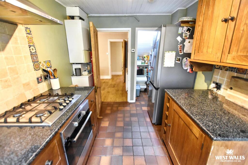 House in Pembroke, Pembrokeshire - More