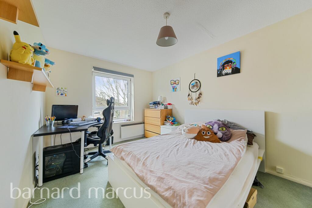 Apartment in Sutton - View 5