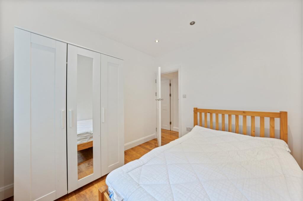 Apartment in London - More