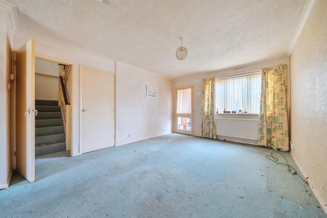 Holliers Crescent, Middle Barton, Chipping Norton photo 3