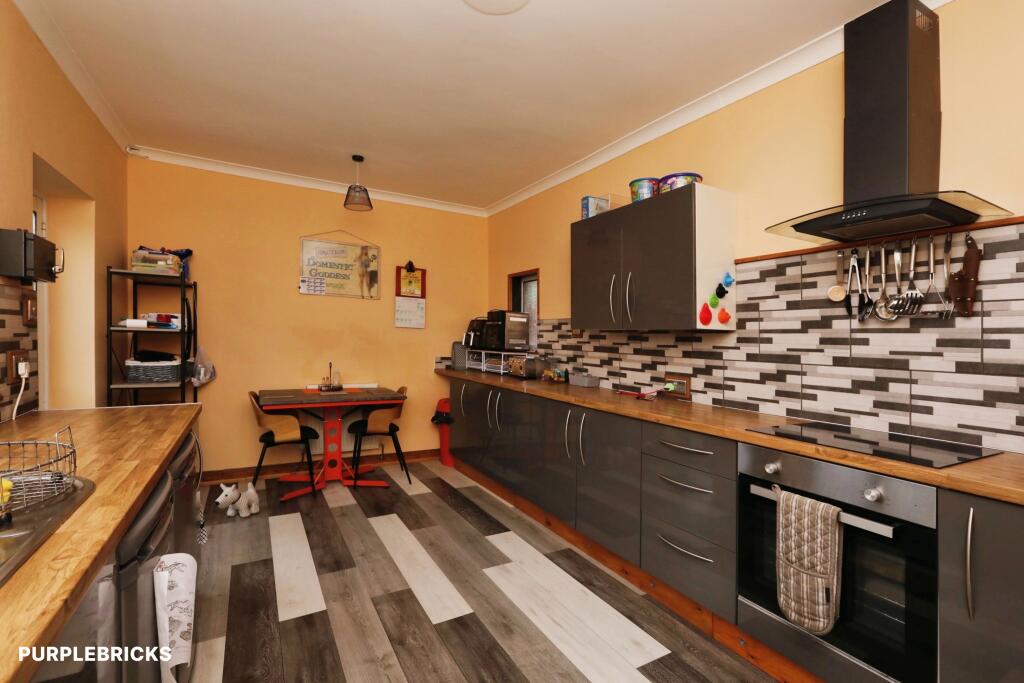 House in West Lindsey, Gainsborough - More