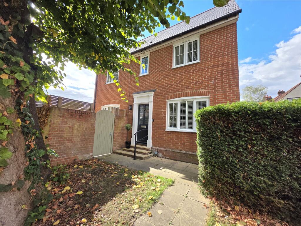 Main image of property: Kingfisher Gate, Braintree, Essex, CM7
