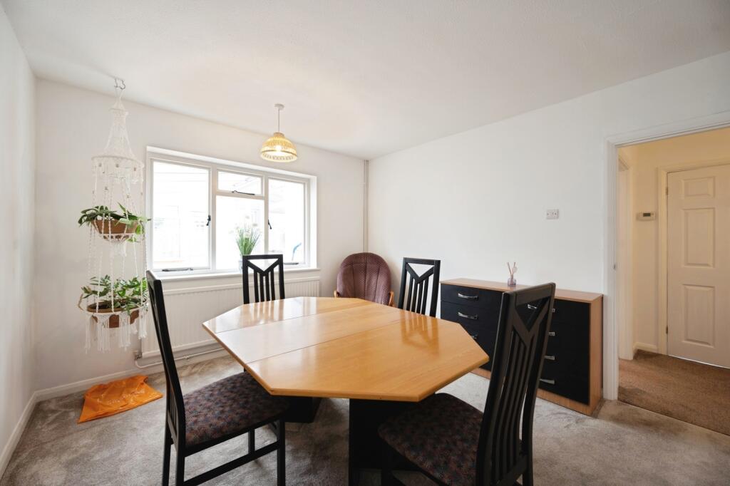House in Havant, South Hayling - More