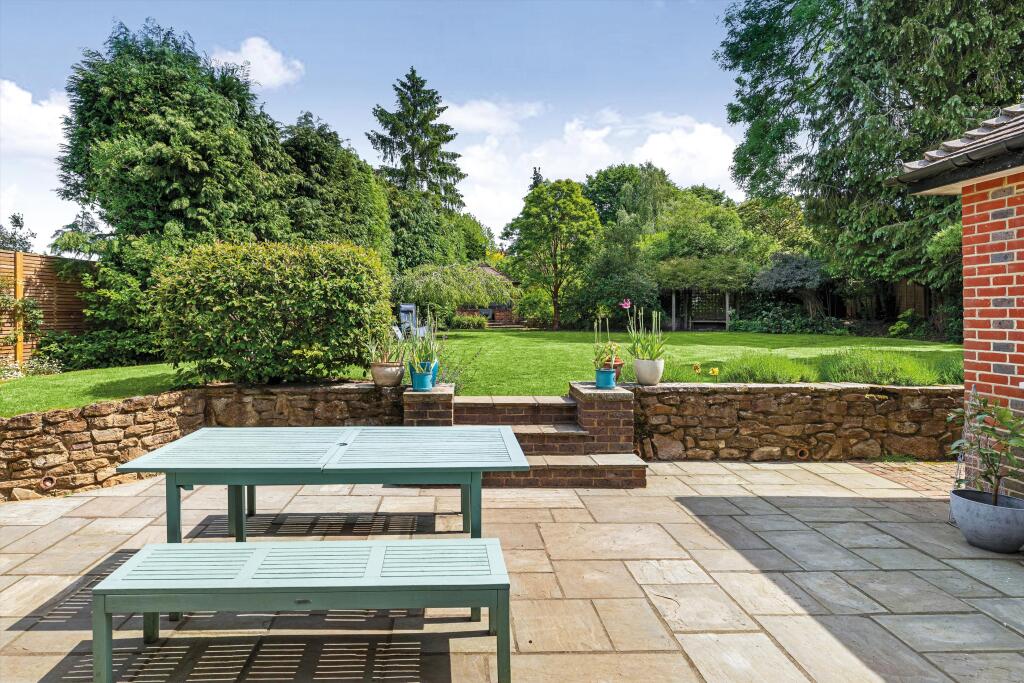 House in Guildford, Surrey - View 2