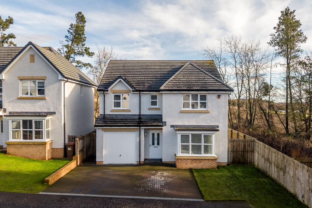 4-bed detached on 5 Whitelawston Drive, Liff, DD2 5SW, £350,000