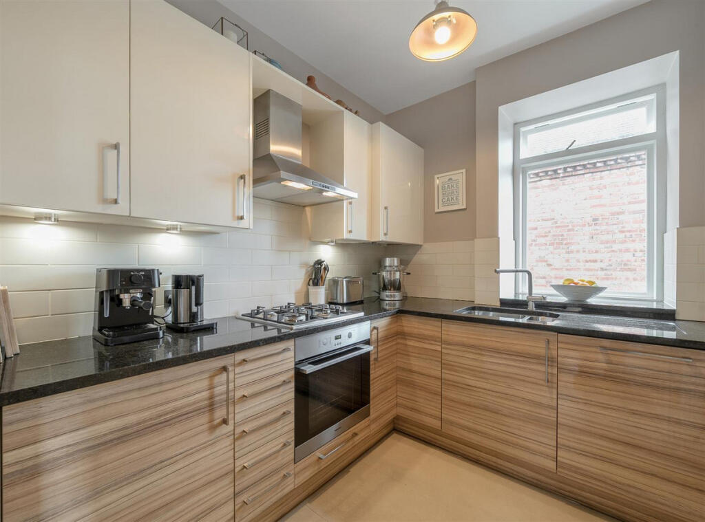 Apartment in London - View 4