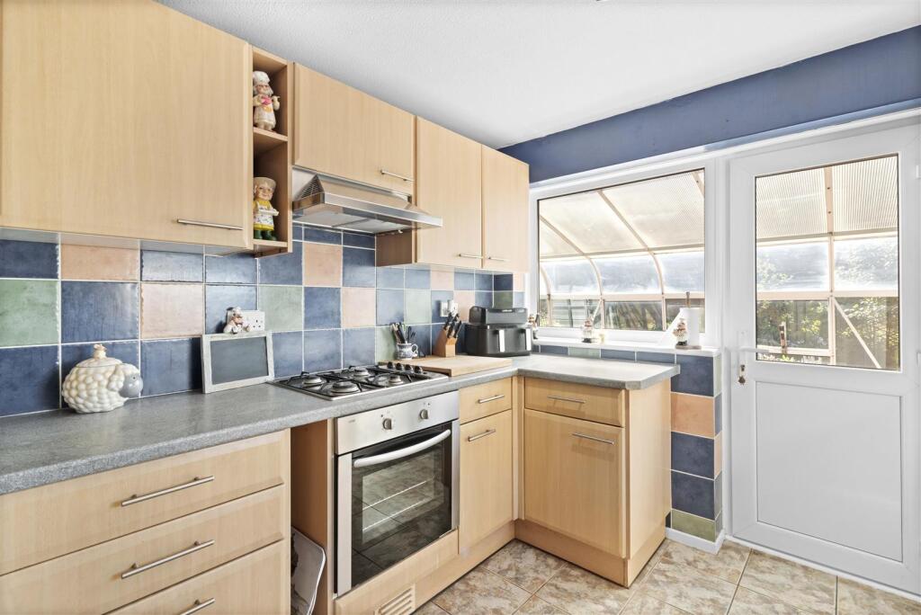 Oldfield Crescent, Hailsham photo 5