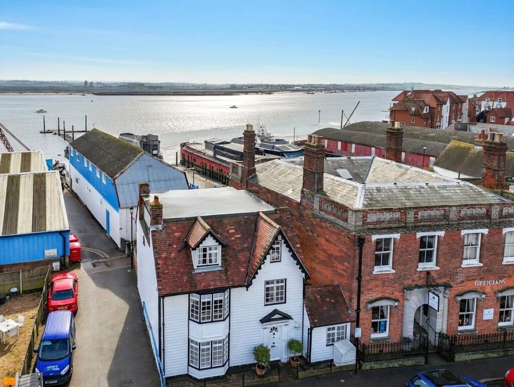 Main image of property: High Street, Burnham-on-Crouch, Essex, CM0