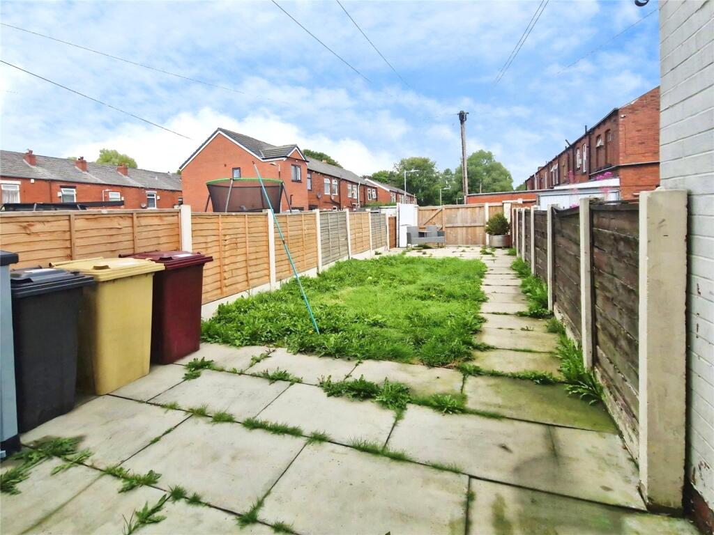 House in Bolton, Daubhill - More