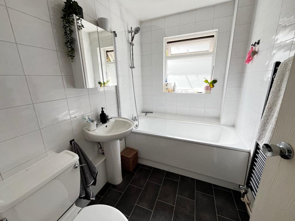 Apartment in London, Harold Wood - More