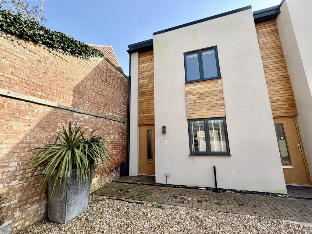 Main image of property: Phoenix Mews, Seaford