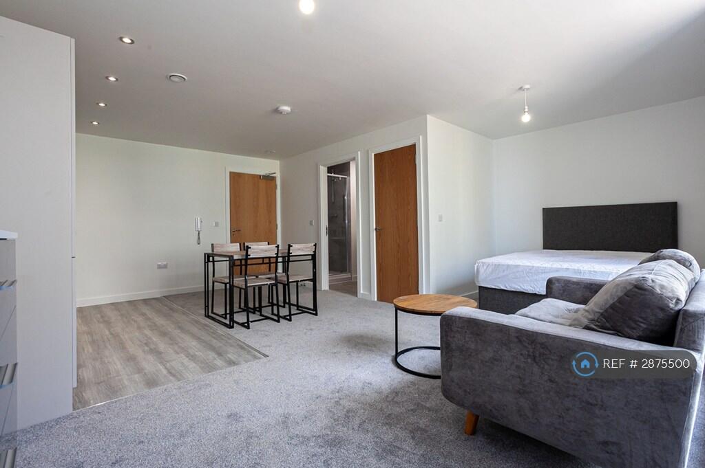 Studio flat for rent