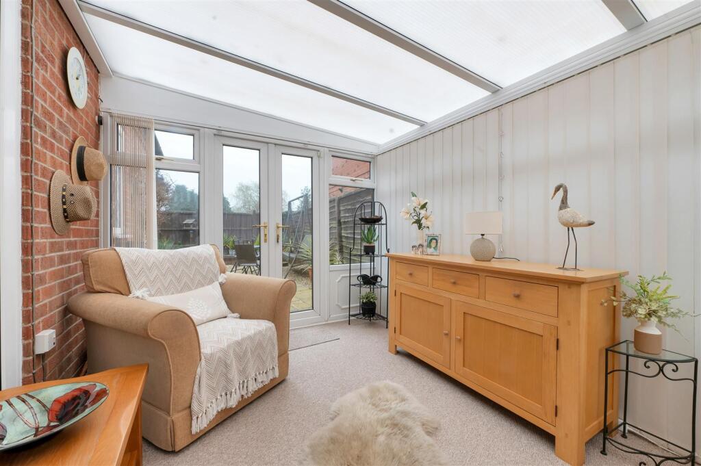 Village Way, Farndon, Newark photo 3