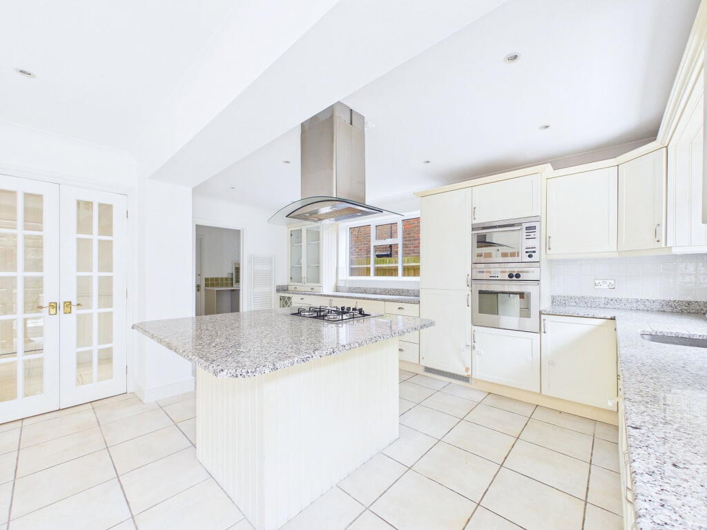 House in Watford - View 4