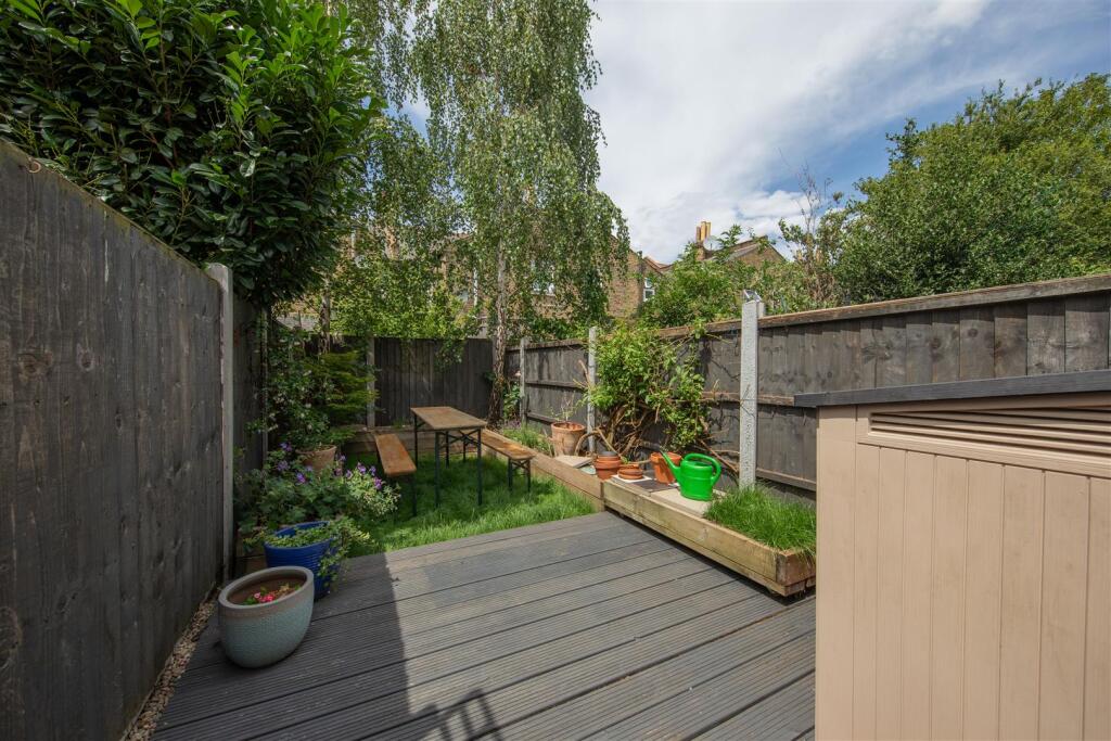 Apartment in London - View 6