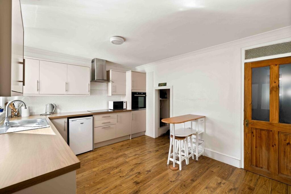 House in Folkestone, Foord - More