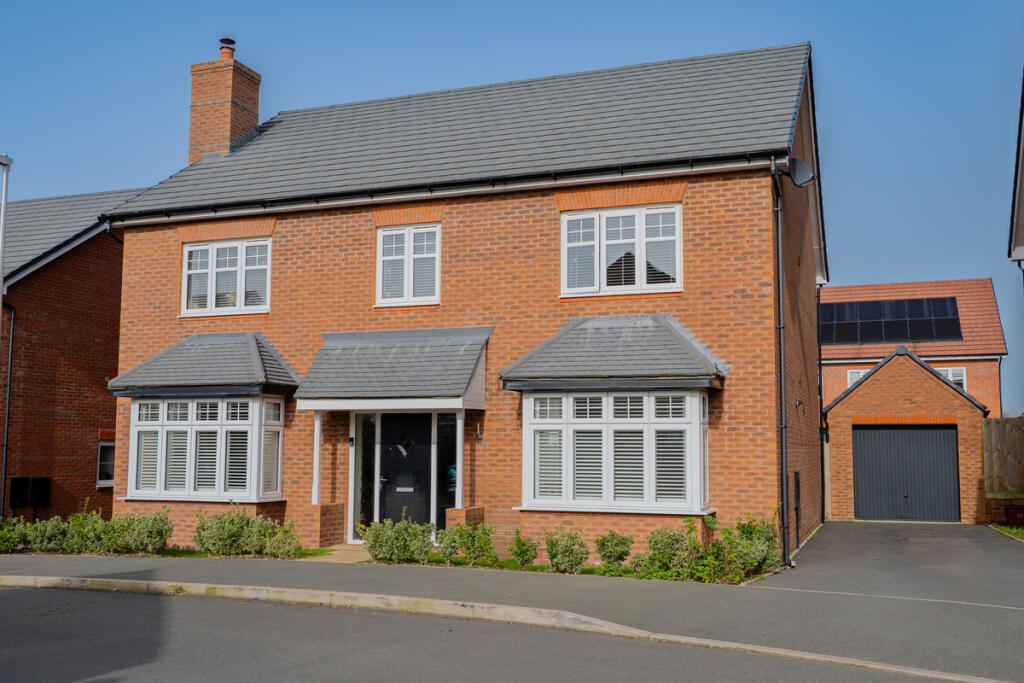 Main image of property: Bloxham Way, Radford Semele Leamington Spa, Warwickshire CV31 1WH