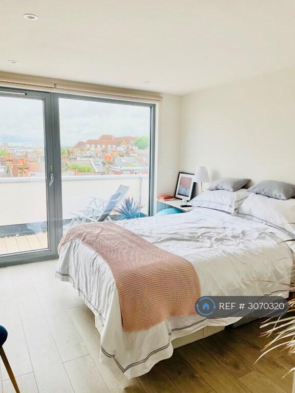 Apartment in London - View 4