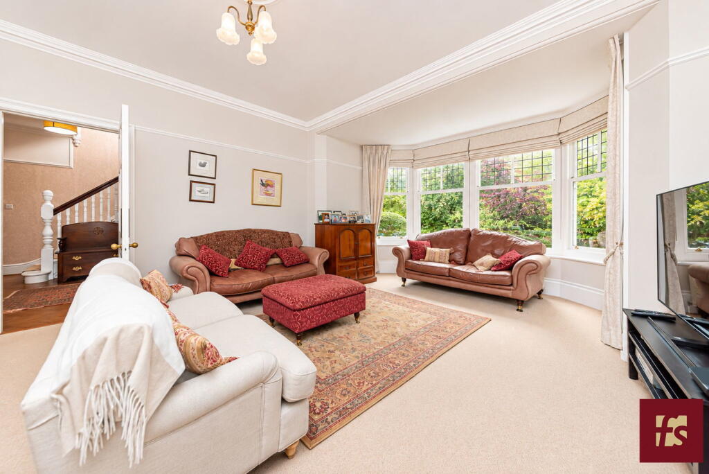 The Avenue, Crowthorne, Berkshire RG45 6PG photo 4
