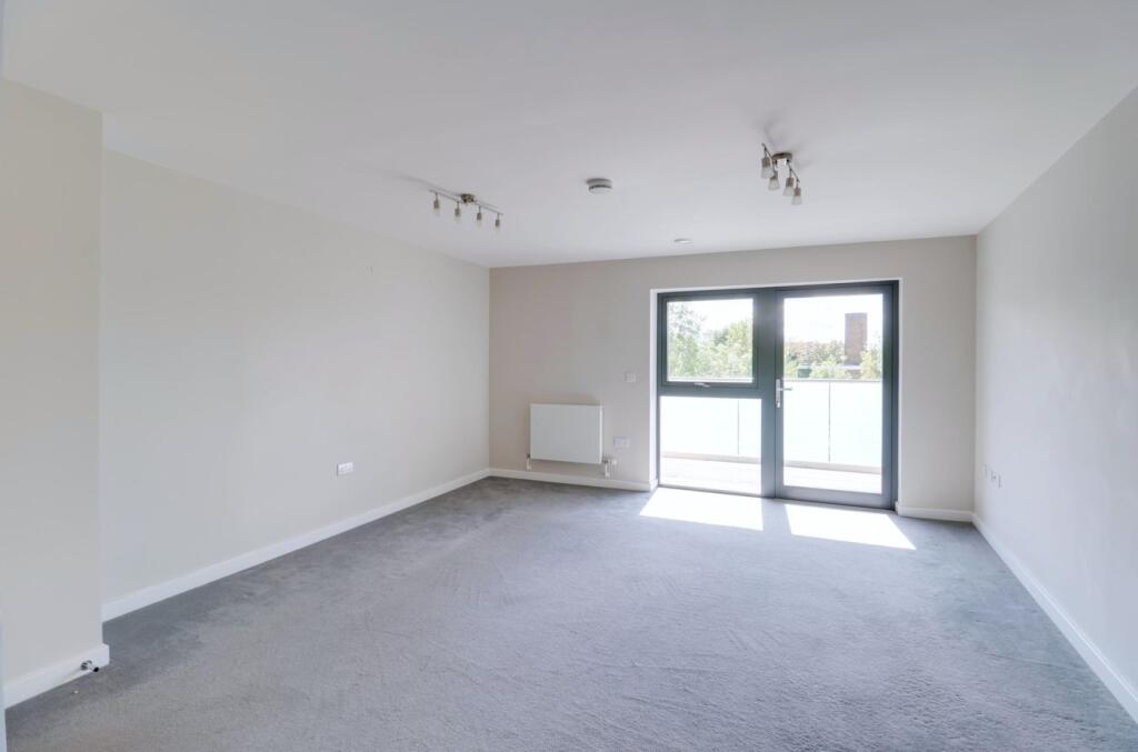 Apartment in London, Orchard Village, South Hornchurch - View 5