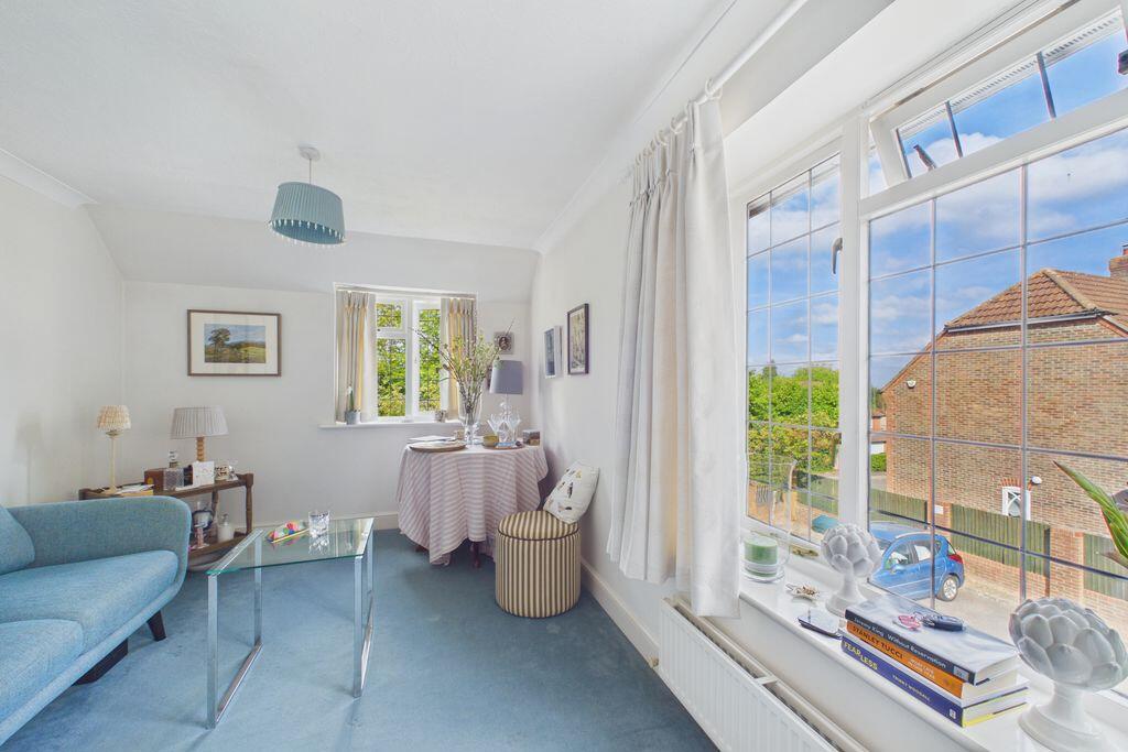 Apartment in Kingston upon Thames - View 4
