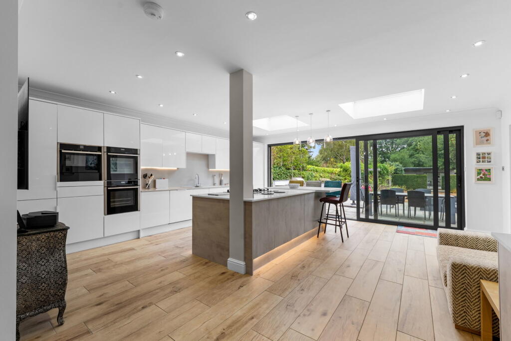 House in Reigate and Banstead, Surrey - View 4