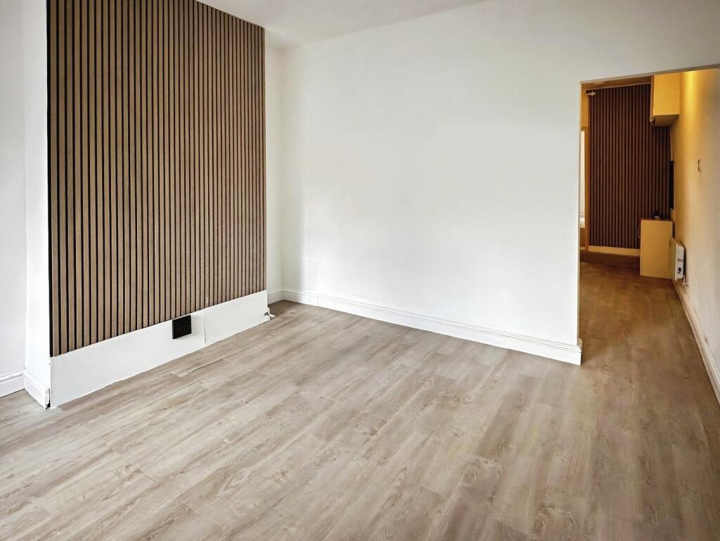 Apartment in Stoke-on-Trent - View 4