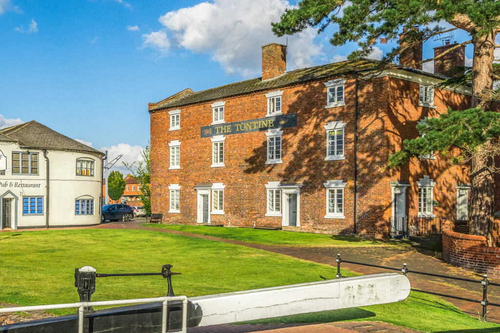 Main image of property: The Tontine, Severn Side, Stourport-on-Severn