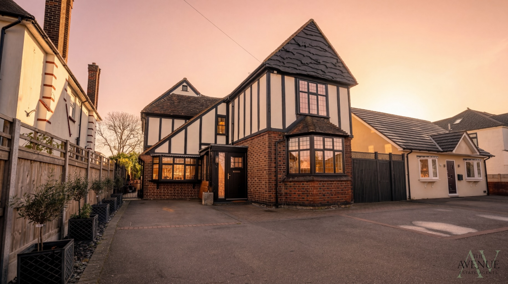 Main image of property: Chestnut Avenue, North Grays