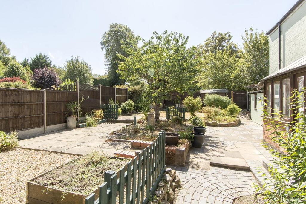 Bellfields Street, Market Harborough photo 3
