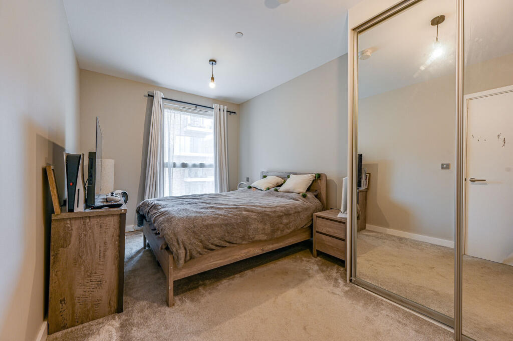 Apartment in London, Royal Borough of Greenwich - More