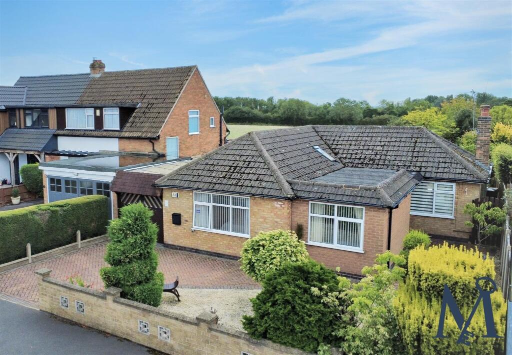 3-bed detached on Jacqueline Road, Field Head, Markfield, £350,000