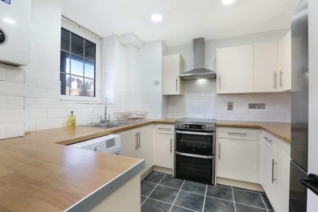 Main image of property: Peckham Road, London, SE5